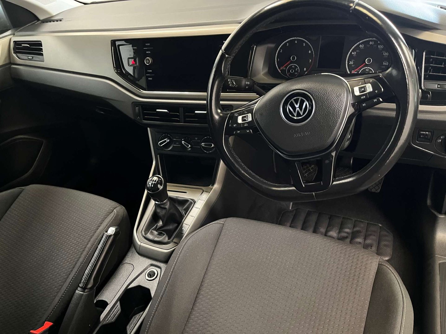 2021 Volkswagen Polo — image 13