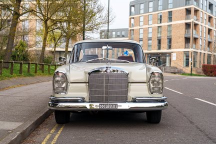 Mercedes-Benz S Class 300SE Fintail W112 "Königsflosse" 5