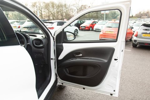 Toyota Aygo X VVT-I PURE 14