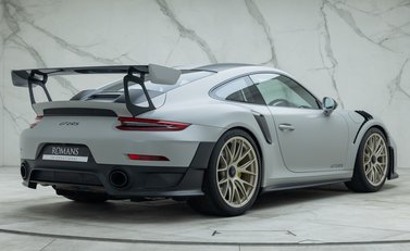 Porsche 911 GT2 RS (991) 6