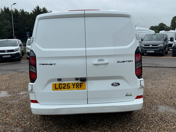 Ford Transit Custom SWB L1H1 Low Roof Limited 280 Air Con Alloys Sensors EURO 6 7