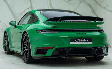 Porsche 911 Turbo S (992) 10