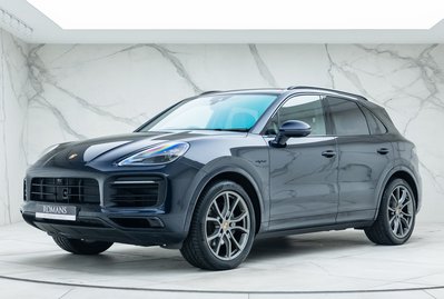 Porsche Cayenne V6 E-Hybrid PLATINUM EDITION