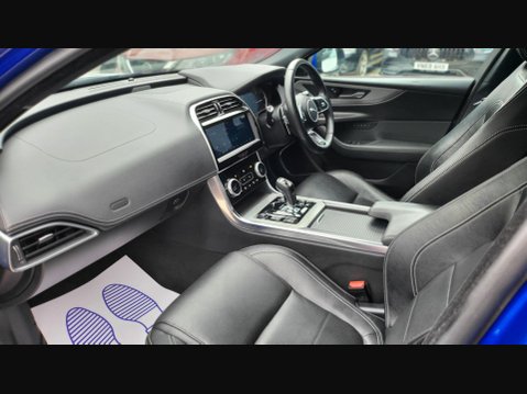 Jaguar XE R-DYNAMIC S 29