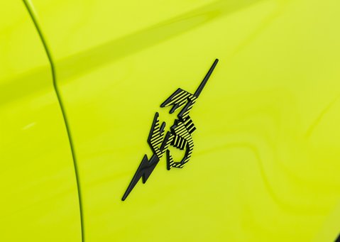 Abarth 500e Scorpionissima Cabrio 