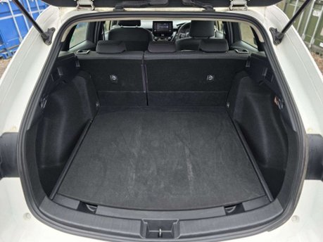 Toyota Corolla 1.8 VVT-h Design Touring Sports 5dr Petrol Hybrid CVT Euro 6 (s/s) (122 ps) 30