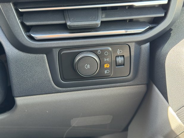 Ford Transit Custom SWB L1H1 Low Roof Limited 300 Air Con Alloys Sensors EURO 6 21