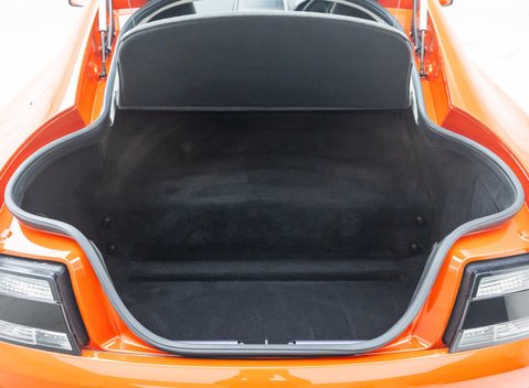 Aston Martin V12 Vantage S 40