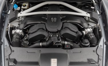 Aston Martin Vanquish S Ultimate 36