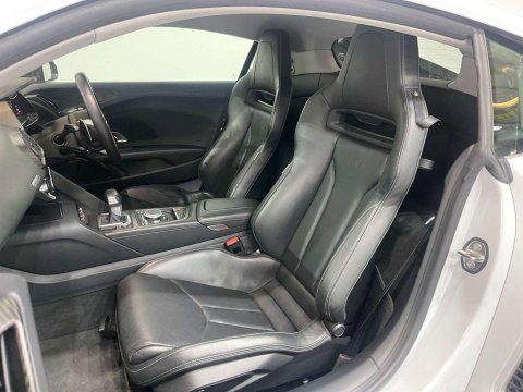 Audi R8 5.2 FSI V10 Plus S Tronic quattro Euro 6 (s/s) 2dr 32