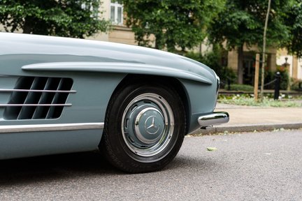 Mercedes-Benz SL 300 Roadster 18