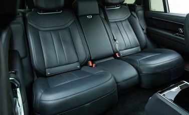 Land Rover Range Rover D350 AUTOBIOGRAPHY LWB 17