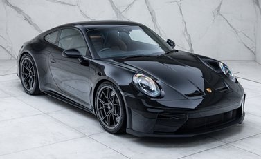 Porsche 911 GT3 TOURING (992.2) 8