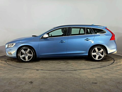 Volvo V60 D3 R-DESIGN NAV 2.0 MANUAL 6