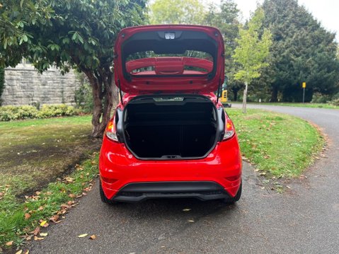 Ford Fiesta ZETEC S RED EDITION 34