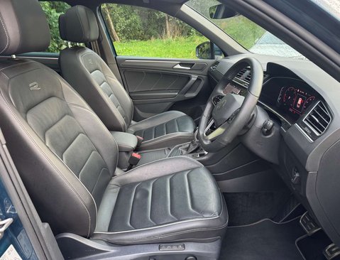 Volkswagen Tiguan 2.0 Tiguan R-Line TDI Semi-Auto 5dr 17