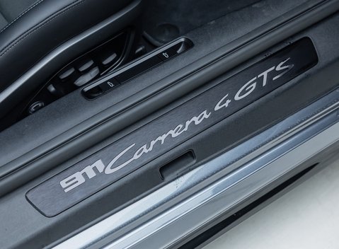Porsche 911 Carrera 4 GTS (992.2) 30