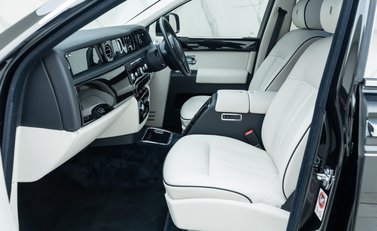 Rolls-Royce Phantom Series II 23