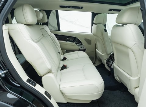 Land Rover Range Rover P400 AUTOBIOGRAPHY LWB 7 Seater 19