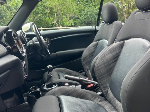 Mini Convertible 1.5 Cooper Euro 6 (s/s) 2dr 36
