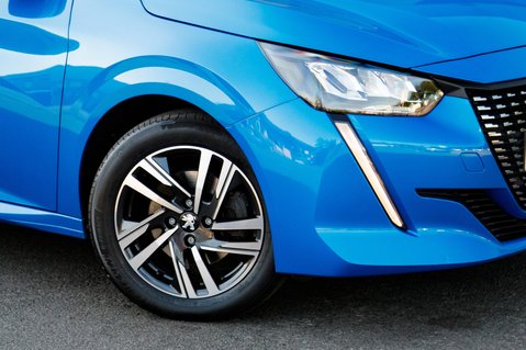 Peugeot 208 PURETECH ALLURE PREMIUM PLUS S/S 11