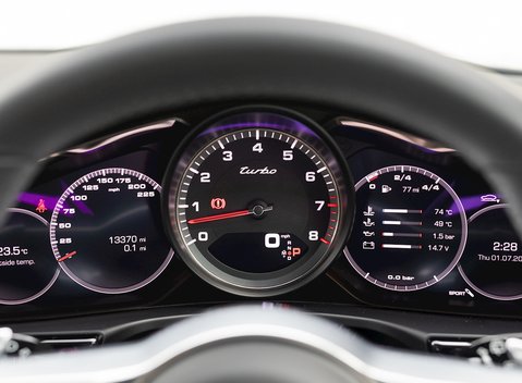 Porsche Panamera Turbo Sport Turismo 19