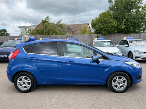 Ford Fiesta 1.6 TDCi ECOnetic Titanium Euro 5 (s/s) 5dr 4
