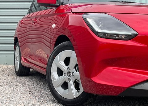 Suzuki Swift Motion 1.2 Mild Hybrid CVT 2