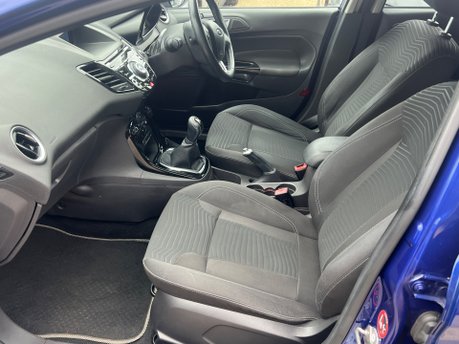 Ford Fiesta TITANIUM 6