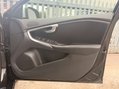 Volvo V40 2.0 V40 R-Design D2 5dr 37