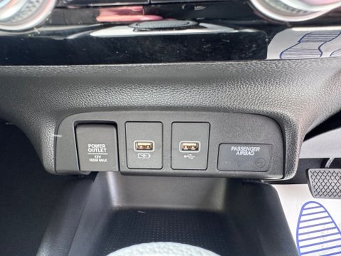 Honda Jazz I-MMD SR 19