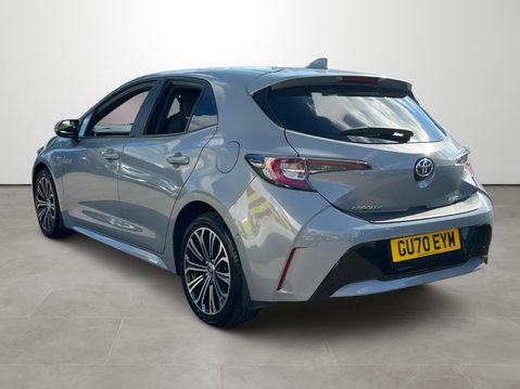 Toyota Corolla 1.8 VVT-i Hybrid Design 5dr CVT 3