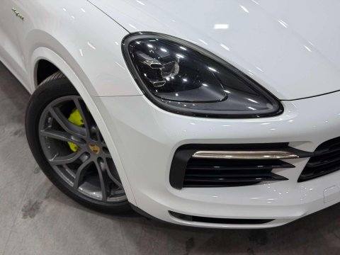 Porsche Cayenne 3.0 V6 E-Hybrid 14.1kWh SUV 5dr Petrol Plug-in Hybrid TiptronicS 4WD Euro 6 9