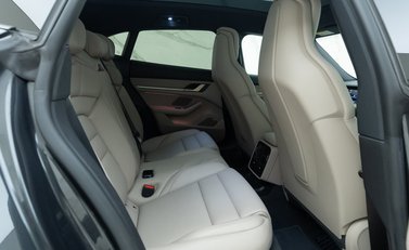 Porsche Taycan 4S Cross Turismo 15