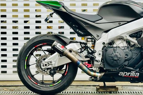 Aprilia RSV 1.1 RSV 4 1100 Factory 7