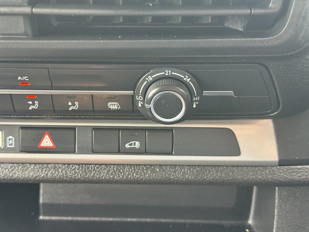 Vauxhall Vivaro LWB L2H1 [SOLD CM] Low Roof Prime 3100 Cruise Sensors EURO 6 33
