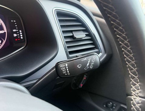 SEAT Leon 2.0 Leon Xcellence Luxury TSi Semi-Auto 5dr 24