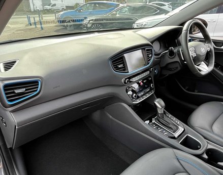 Hyundai IONIQ 1.6 IONIQ Premium SE FHEV Semi-Auto 5dr 16