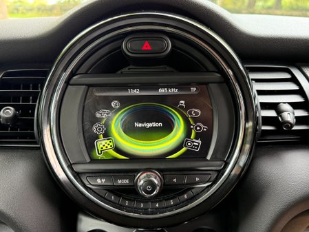 Mini Hatch COOPER D 37