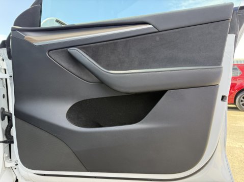 Tesla Model Y (Dual Motor) Long Range SUV 5dr Electric Auto 4WDE (384 bhp) 32