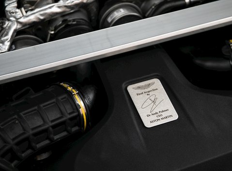 Aston Martin V8 Vantage 29