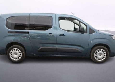 Vauxhall Combo Life 52kWh Design XL MPV 5dr Electric Auto (7.4kW Charger) (136 ps) 8