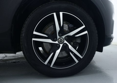 Volvo XC60 2.0 B5 MHEV R-Design SUV 5dr Petrol Hybrid Auto Euro 6 (s/s) (250 ps) 15