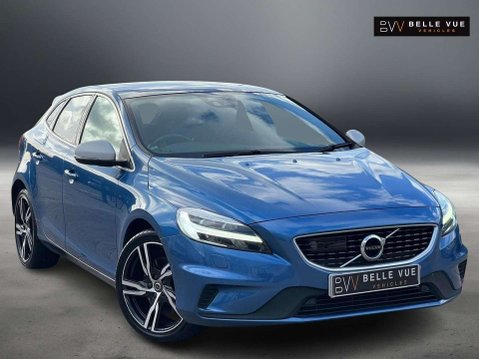 Volvo V40 2.0 V40 R-Design Pro D3 Automatic 5dr - NATIONAL DELIVERY* 1