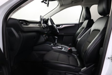 Ford Kuga TITANIUM FIRST EDITION 43