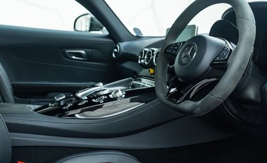 Mercedes-Benz AMG GT R 10