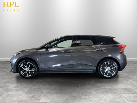 MG MG4 64kWh Trophy Long Range Hatchback 5dr Electric Auto (203 ps) 4