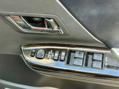 Toyota Alphard GOLDEN EYES II TWIN SUNROOF GRADE 4B WOW 77