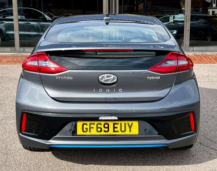 Hyundai IONIQ 1.6 IONIQ Premium SE FHEV Semi-Auto 5dr 81