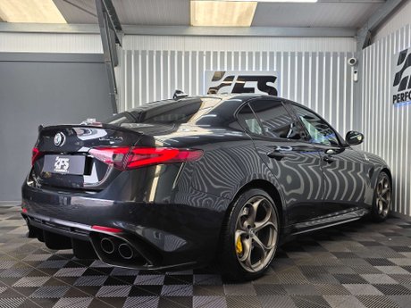 Alfa Romeo Giulia 2.9 V6 Bi-Turbo Quadrifoglio Saloon 4dr Petrol Auto Euro 6 (s/s) (510 ps) 6